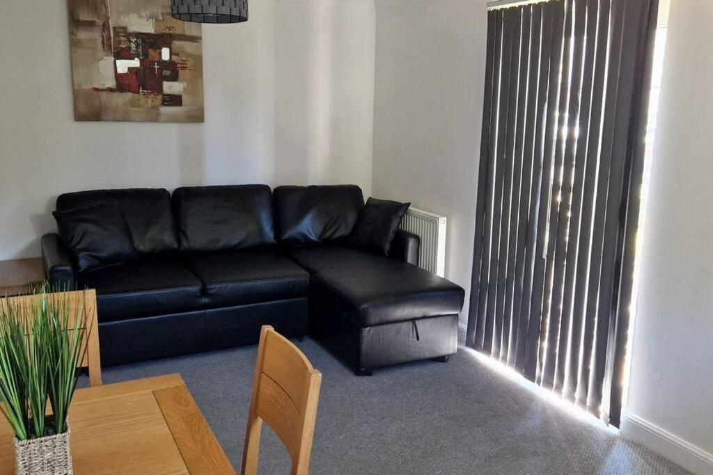Greenhithe Cosy Apartment, Netflix And Sport Channels Luaran gambar