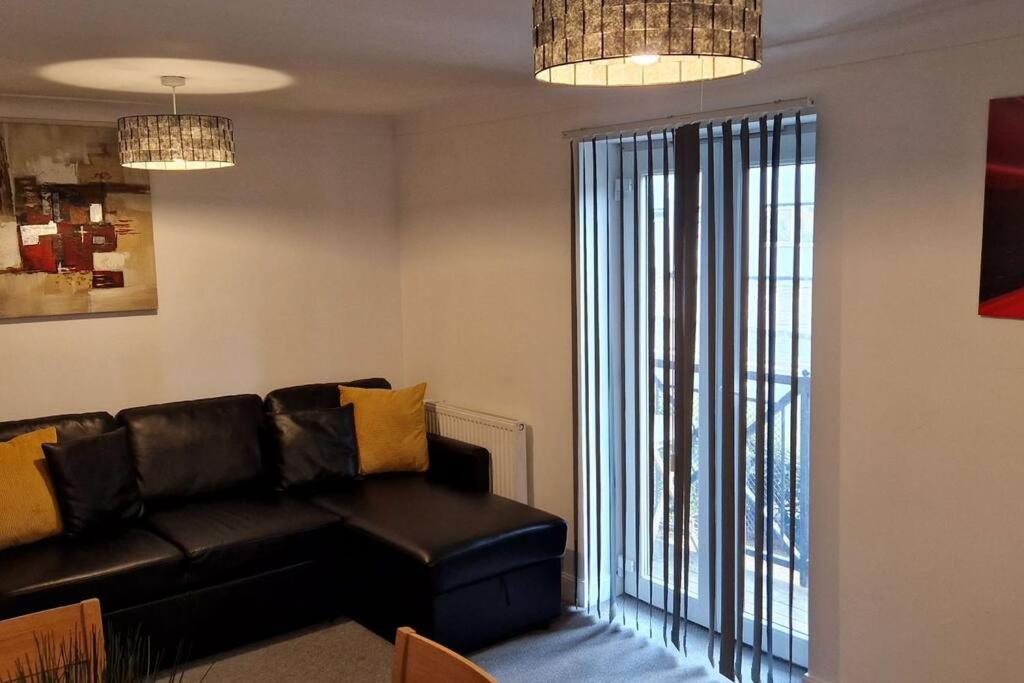 Greenhithe Cosy Apartment, Netflix And Sport Channels Luaran gambar